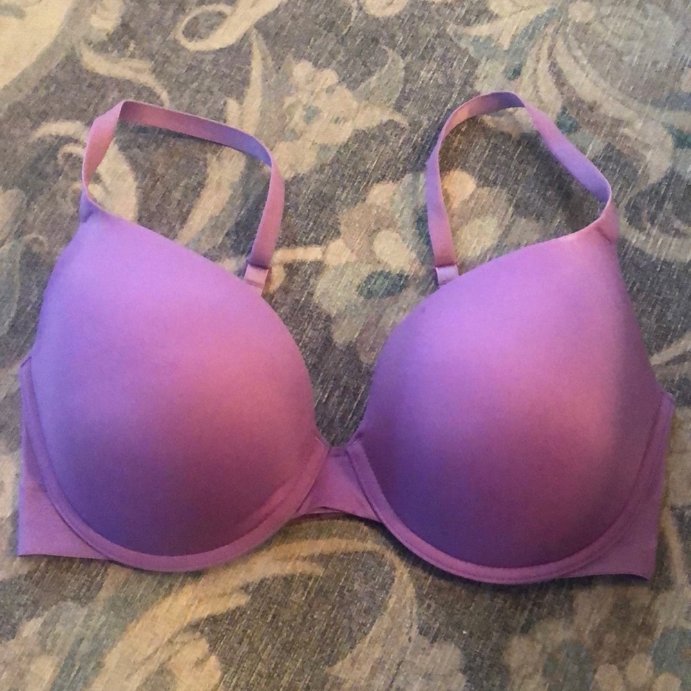 Victoria’s Secret Pink wear Everywhere push up bra